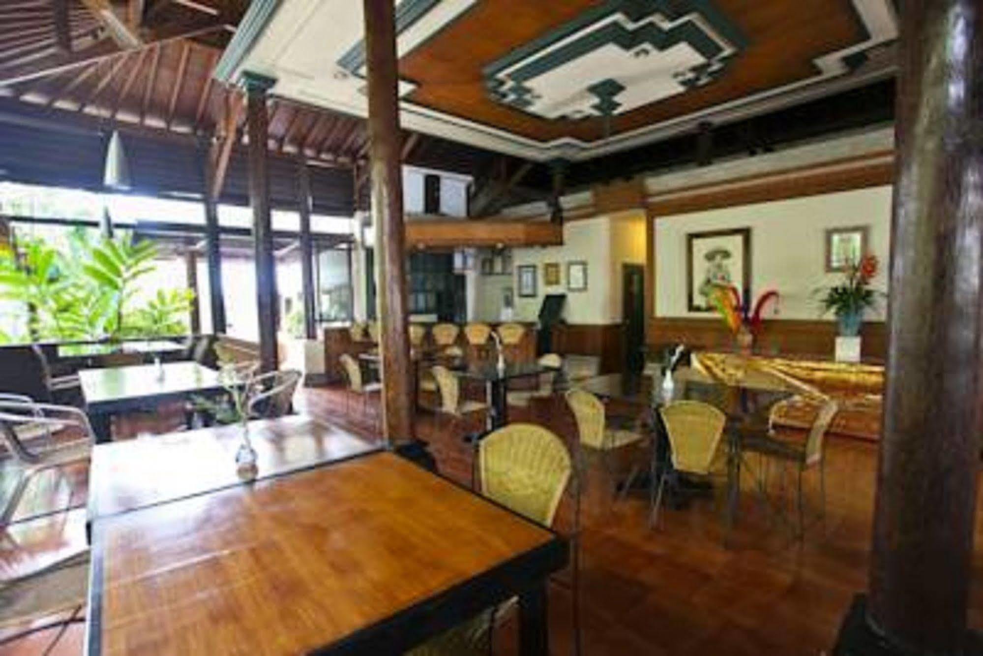 Yulia Village Inn Ubud Buitenkant foto