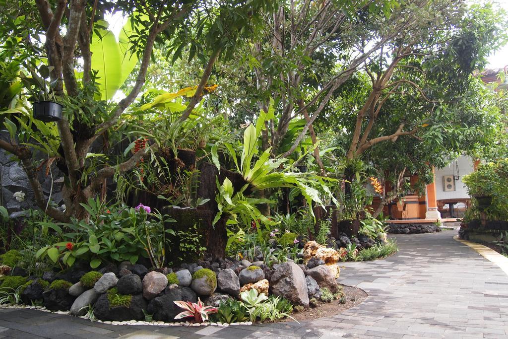 Yulia Village Inn Ubud Buitenkant foto